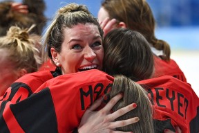 莎拉波娃重要时刻出色防守，加拿大队带队取胜！-开云体育官网